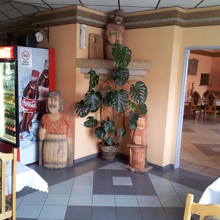 Hotel Staropolski Шчелце Крайенские Екстериор снимка